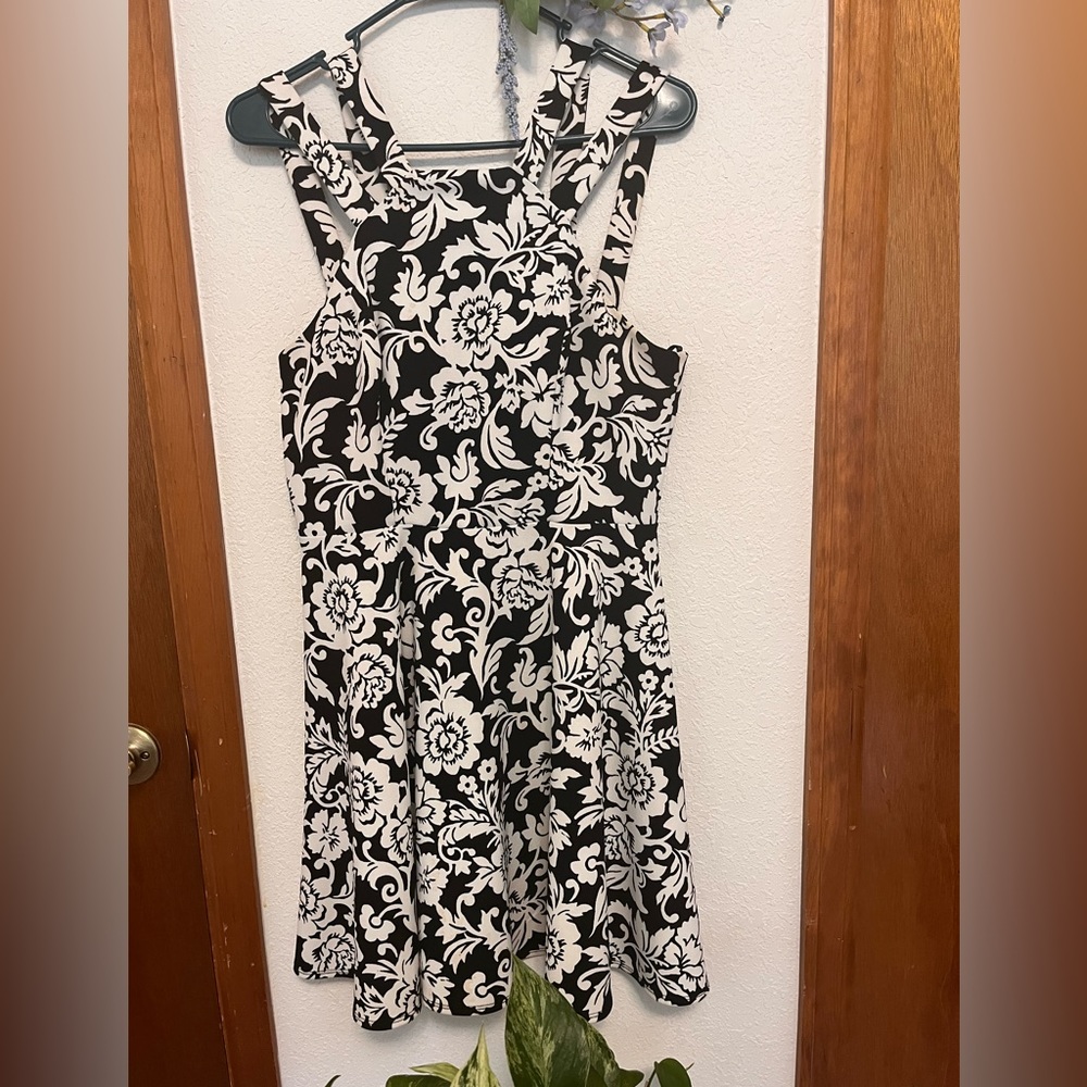 Floral Cocktail Dress - Black and White